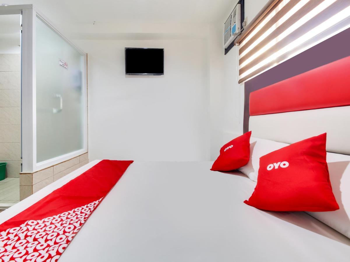 مانيلا Oyo 895 Golden Majestic Pension Inn المظهر الخارجي الصورة